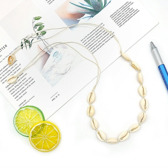 'Shoreline' White Shell Beach Choker Necklace - Picture 2 of 11